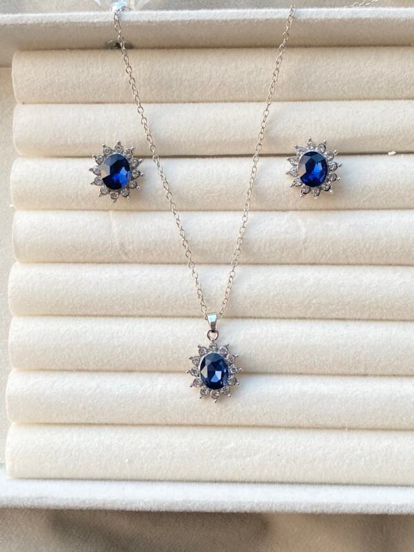 Blue sapphire set